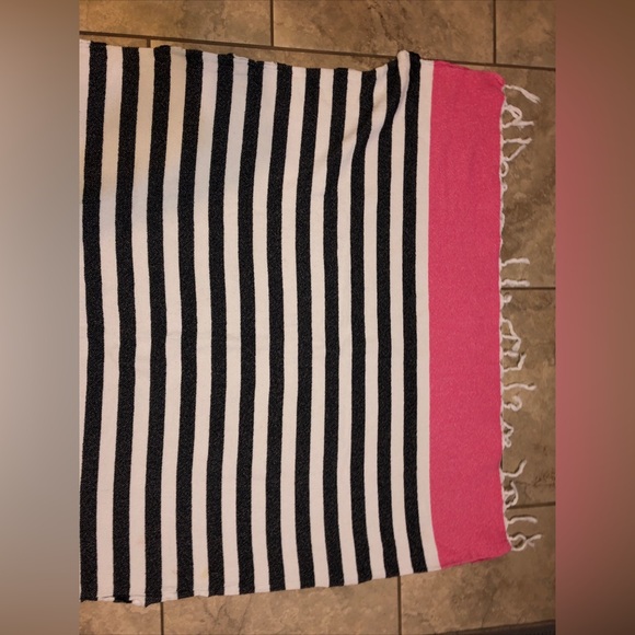Victoria Secret Blanket Tassels  Pink Striped Black And White Authentic Knitted - Picture 6 of 9